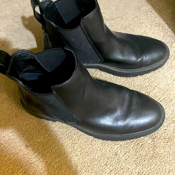 Super cute pair of dream pair boots - Picture 3 of 3